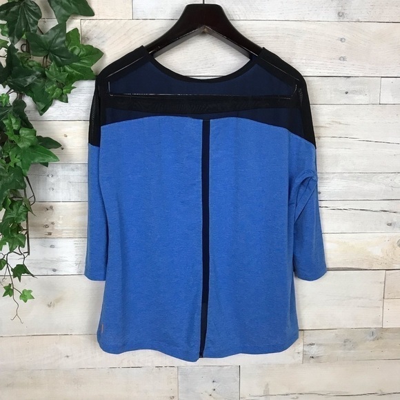 Lucy Activewear Blue 3/4 Sleeve Shirt Small - Picture 3 of 6